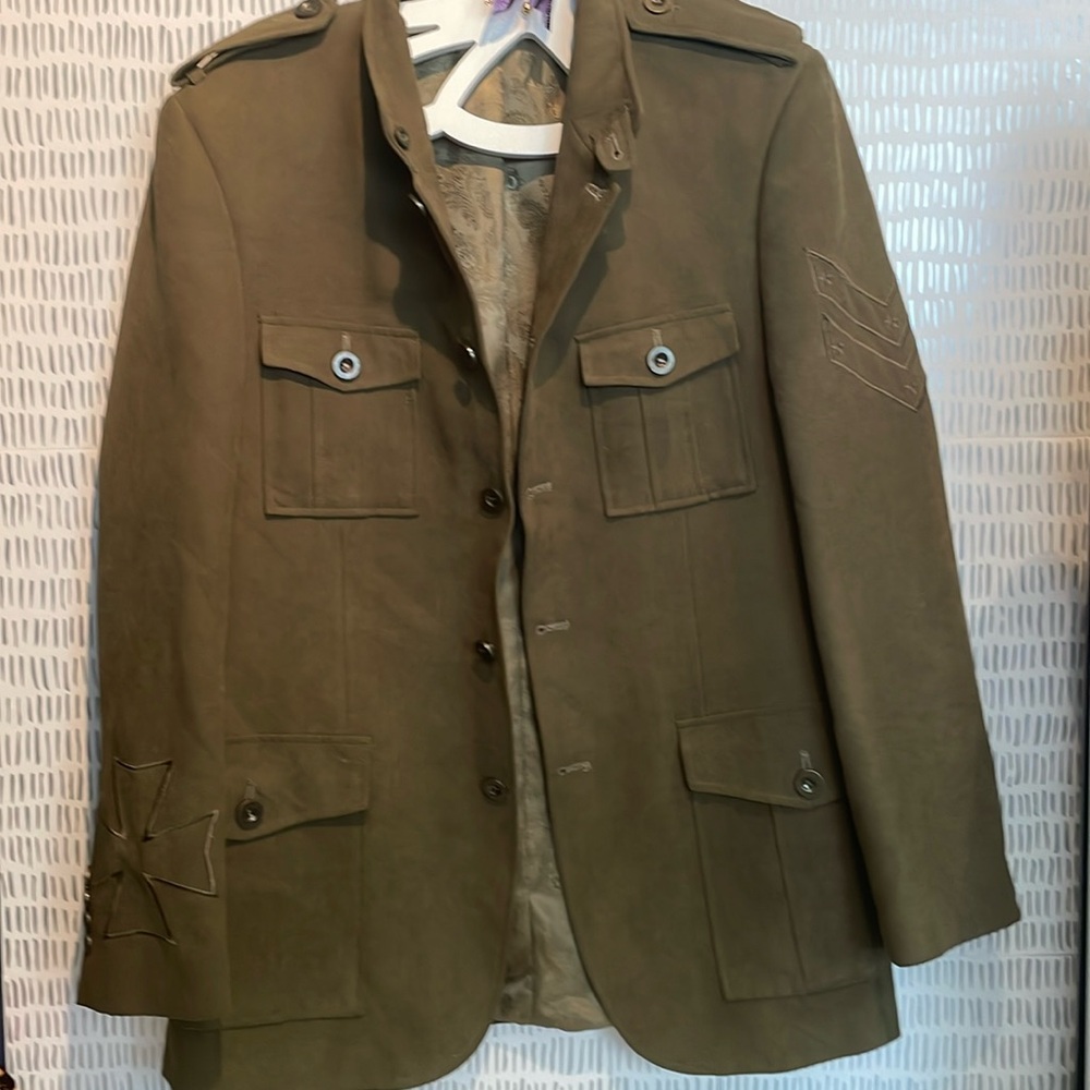 Empra military style green jacket with pockets and emblems on the sleeves sz. L